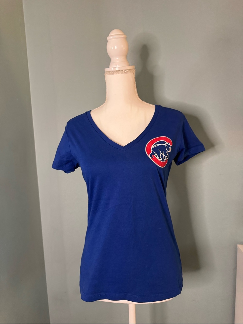 Women's V-Neck Chicago Cubs Baez Tee World Series Patch Medium
